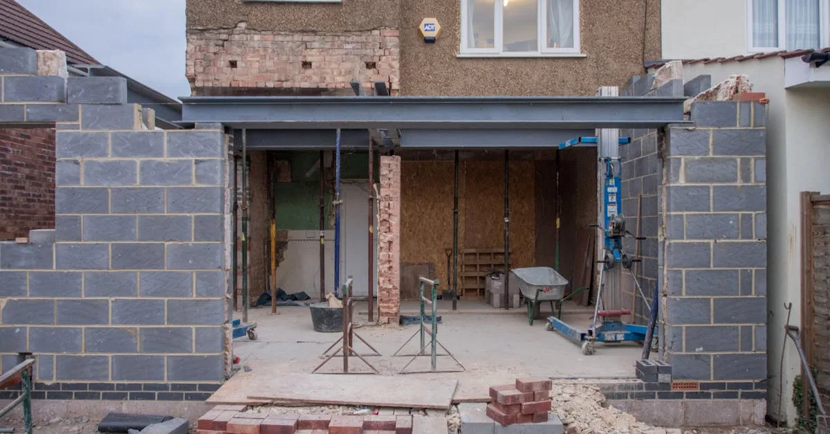 découvrez les réglementations essentielles pour la construction de maisons, incluant les normes de sécurité, les permis requis et les bonnes pratiques pour un projet conforme et réussi.