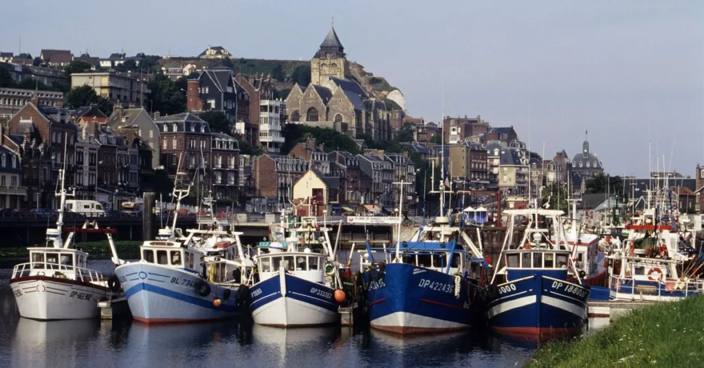 découvrez la gastronomie normande, ses spécialités culinaires authentiques et ses délices traditionnels de normandie.